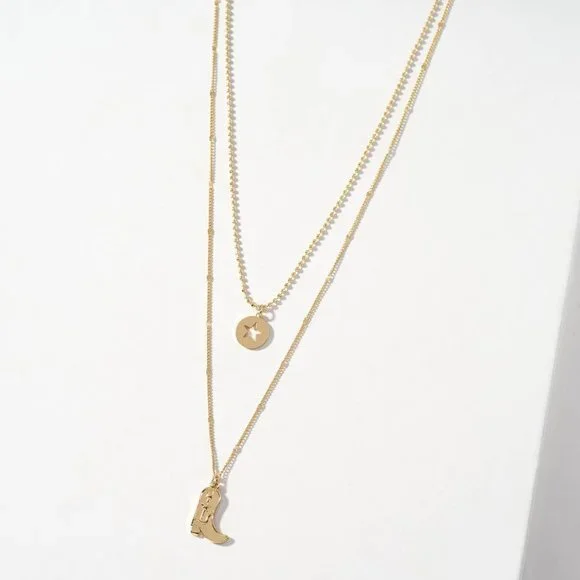 ✨ Adorable Golden Cowboy Boot & Star Charm Layered Necklace ✨ - Picture 2 of 2